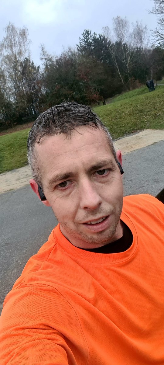 10K tempo run done ✅
I Still have man flu 🤮
The weather was shit 🥶🌧️
Did it anyway and even manged a decent pace in the last KM 
#runnerscommunity  #runchat #run #runspire #runnhappy #runrunrun #runner #runchatuk #temporun #10krun #trailrun #trailrunning  #ukrunchat #ukrunner