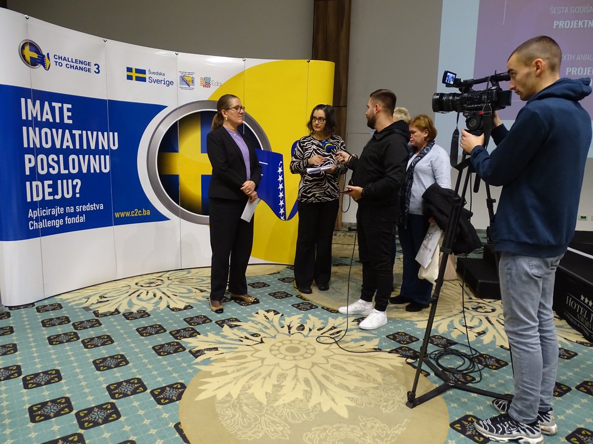 SwedenBiH's tweet photo. Happy to support 6th Annual Conference "Project Support for Sustainable Development of SMEs in BiH - Lessons (Not)Learnt" gathering over 60 SMEs from 🇧🇦 in organization of 🇸🇪 funded projects, implemented by @razvojna_Eda and #SERDA in cooperation with @UNDPBiH https://t.co/chqf7BHj7H
