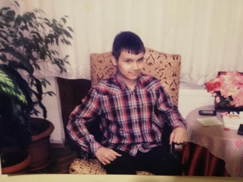 Değerli Dostlar ; RİXOS Otelde Staj yaparken 16 yaşında KATLEDİLEN Oğlum Burak için 12 yıl 88 gündür abartısız gece gündüz, KATİLLERİ nin Ülke de olmayan ADALET önünde hesap vermesi için mücadele ediyorum. Sizlerin sosyal medya paylaşımlarıma desteğiniz bizler için çok değerli 🙏🏼