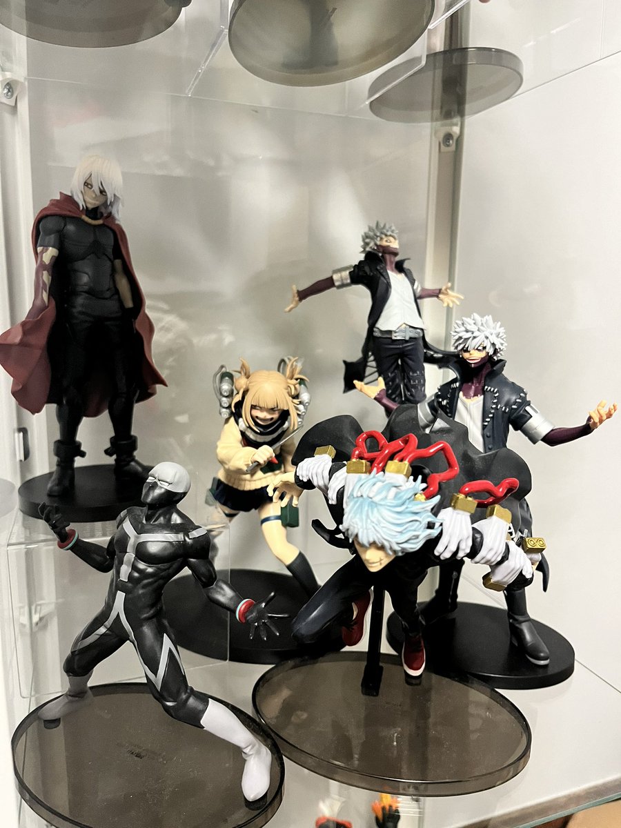 potoroSta's tweet photo. 遂に、手に入れてしまった。設置してからずっと置き直しては、鑑賞しての繰り返し。更に沼った。#ヒロアカ　#ヒロアカフィギュア https://t.co/kSzdjTtnub