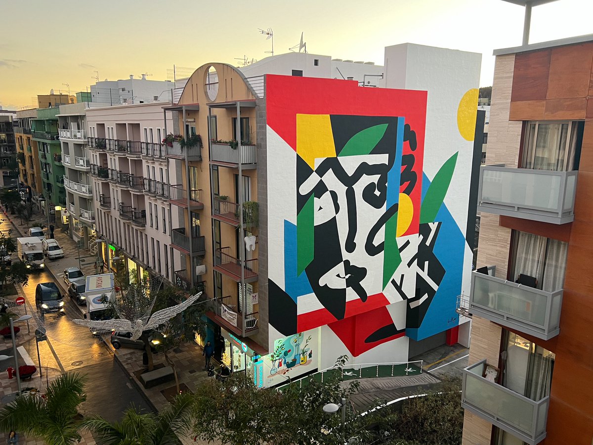 Nuestro museo en la calle sigue creciendo 😍 Ahora es una pieza de Iker Muro la que cobra vida en una de las paredes de la Avenida Venezuela, justo en la intersección con la calle La Salud. ¿Les gusta? 🤗 #Cemfac #urbanart #streetart