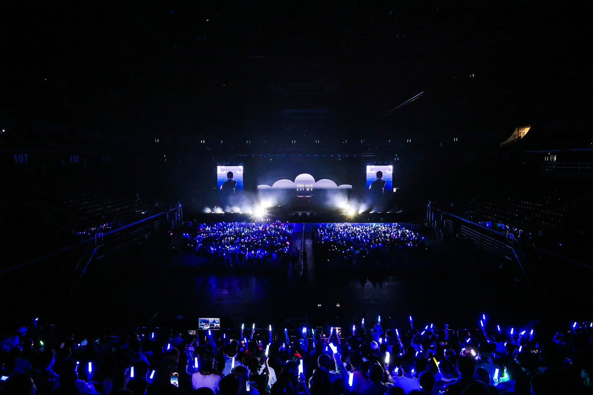 mayuuuppp's tweet photo. 先月の南京での音楽祭&番組にて振付させていただいた #FutureWing パフォーマンス初披露。先日の上海/佛山でのliveで #暁桜 も披露。
お2人の想いの込められた楽曲に歌声に身を任せ〜中々ハードな振付となりましたが、、踊りに、私も想いを込めさせていただきました🙏感謝🙏✔︎ ໒꒱ #GARNiDELiA https://t.co/Ph2hk88r9b