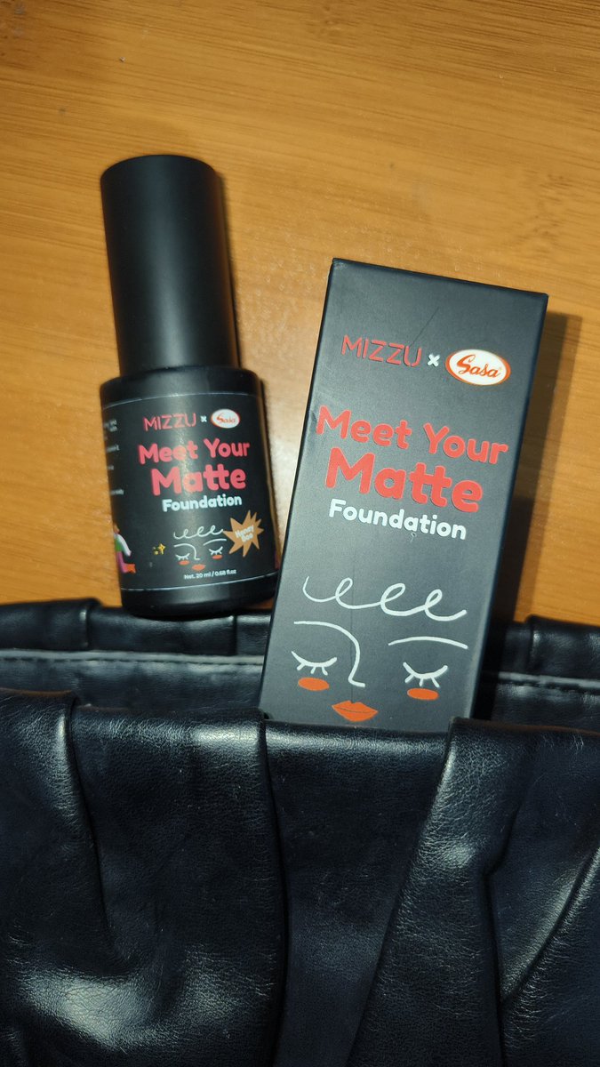 sgrplumm's tweet photo. Yang tiap hari pake foundie sini merapat😍 I highly recommend foundie dari @MizzuCosmetics menurutku cocok buat daily karena ringan banget tapi high coverage.  Cocok buat sensitive skin juga 🥰❤️ https://t.co/nEzUrxv0VB
