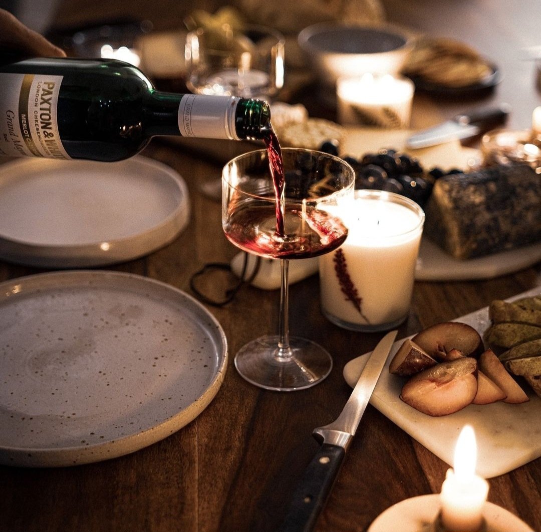 Fancy a cosy night in with artisan cheese? 🧀

Join us this Friday for our 'festive favourites' virtual tasting at 7pm! 🎄

Click the link to book your place!

bit.ly/3N9J3ld