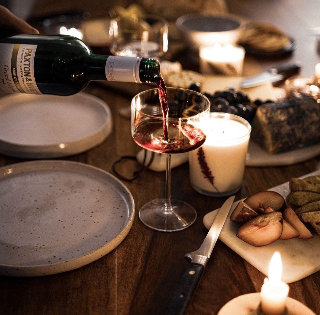 Fancy a cosy night in with artisan cheese? 🧀 Join us this Friday for our 'festive favourites' virtual tasting at 7pm! 🎄 Click the link to book your place! bit.ly/3N9J3ld