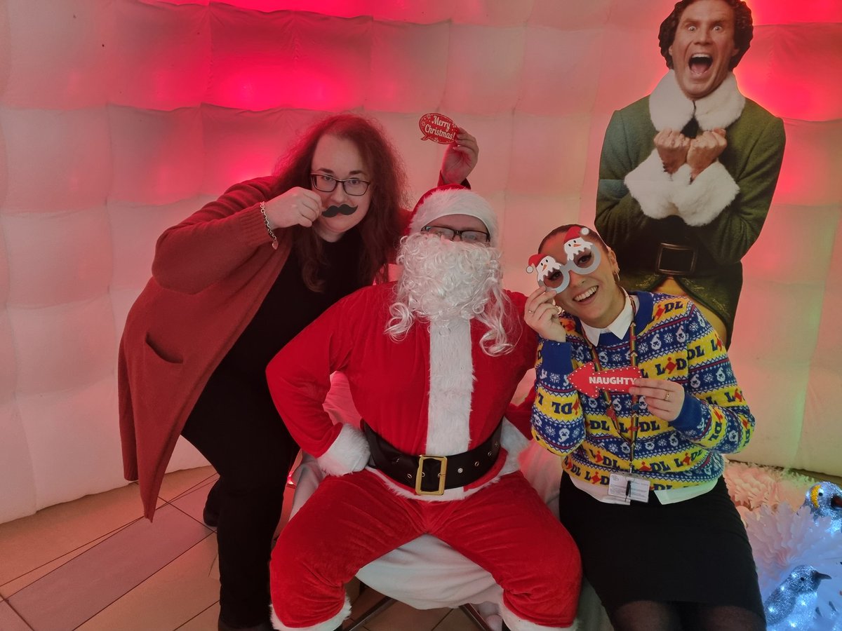 Christmas celebrations at <a href="/cardiffbusiness/">Cardiff Business School</a> today - nothing beats getting candy from Santa for lunch! Glad it wasn't coal 😁