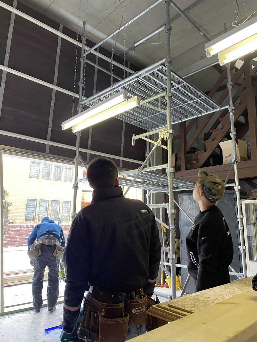 algorithm_miku's tweet photo. 新店舗ベースゲノム　着々と！！
内装、相当ヤバい家具入ってきてます。
多分日本でこれ持ってんのうちの店だけだと思う笑
出回るはずのない特級なやつ。

春になるまで魅せれないのがもどかしい、、！

早く皆んなに来て欲しいー！ https://t.co/SEaAeOJYZO