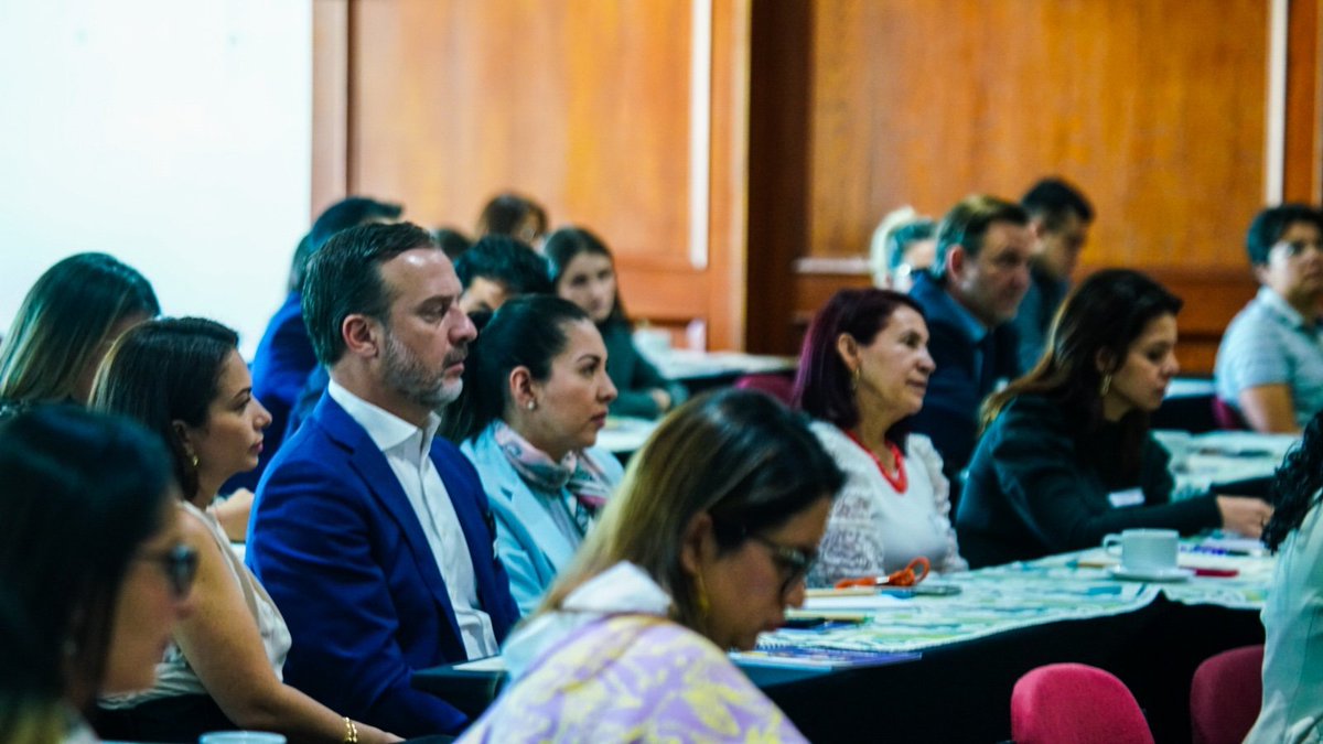 equiparescol's tweet photo. #AEstaHora ⏱️| Inicia el evento de entrega de sellos #Equipares y la presentación del incentivo violeta para reconocer y promover los aportes del sector privado a la #IgualdadDeGénero

¡Acompáñanos! https://t.co/XLO3lVMsoU https://t.co/jY7AJ3ohVg