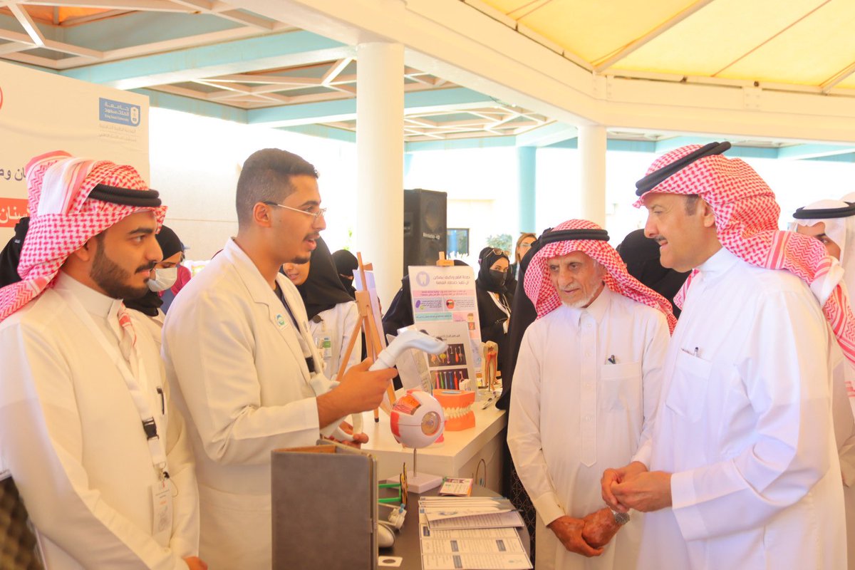 Bss_505q's tweet photo. تشرفت اليوم بزيارة صاحب السمو الملكي الأمير سلطان بن سلمان إلى #نادي_دكتور_البصريات ، حيث قدّمت له ابتكاري @TheMagicCane في مجال الرعاية لذوي الاعاقة البصرية وضعاف البصر، كانت فرصة مميزة لعرض الأفكار والتفاعل مع مبدعين ذوي تأثير. شكرًا لسموه على الاهتمام والتشجيع الدائم لرفع جودة حياة الاشخاص ذوي الاعاقة 💙.