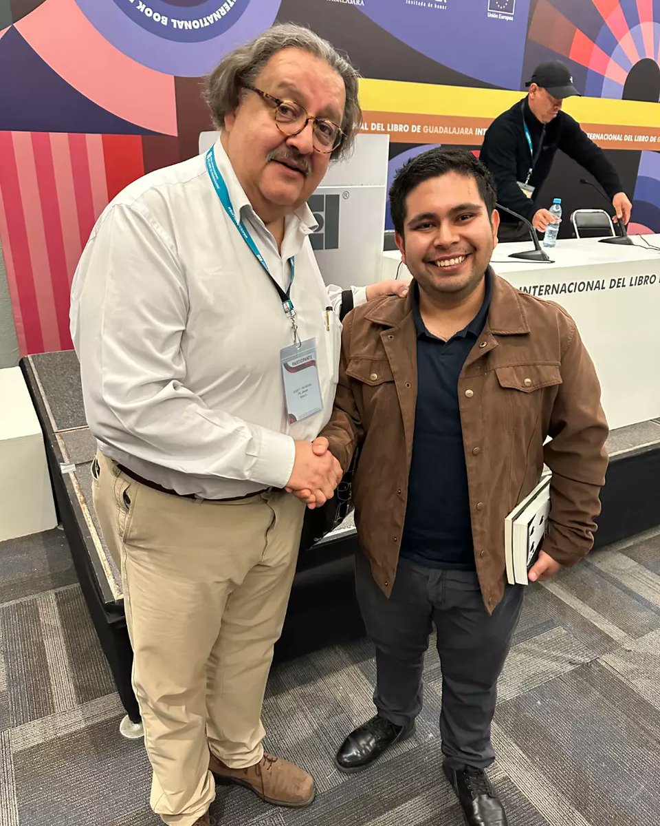 UnVatoNerd's tweet photo. ¡Viva Jorge F. Hernández! ¡Viva la lectura por placer!

#FIL20 https://t.co/zja9Hx5AMy