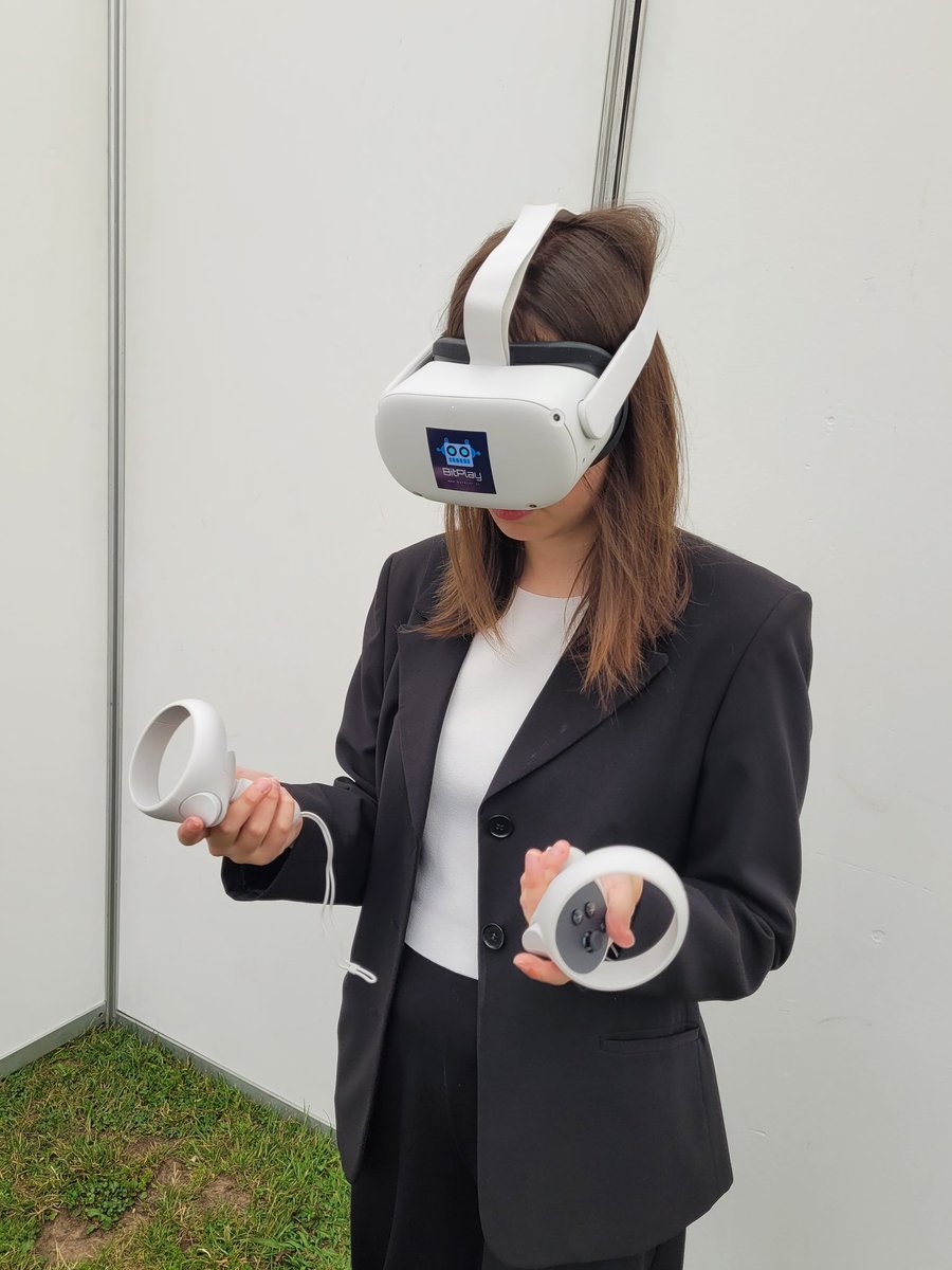 BitPlayCL's tweet photo. Buenos días
 #FelizMartes en los pastos de la @udeconcepcion estamos en el evento de #EducaFest junto a @Educacion2020 
Bitplay ayuda a transformar la educación del futuro con nuevas tecnologías y desarrollo. 
#innovación #Educación https://t.co/yzqXoIkD6t