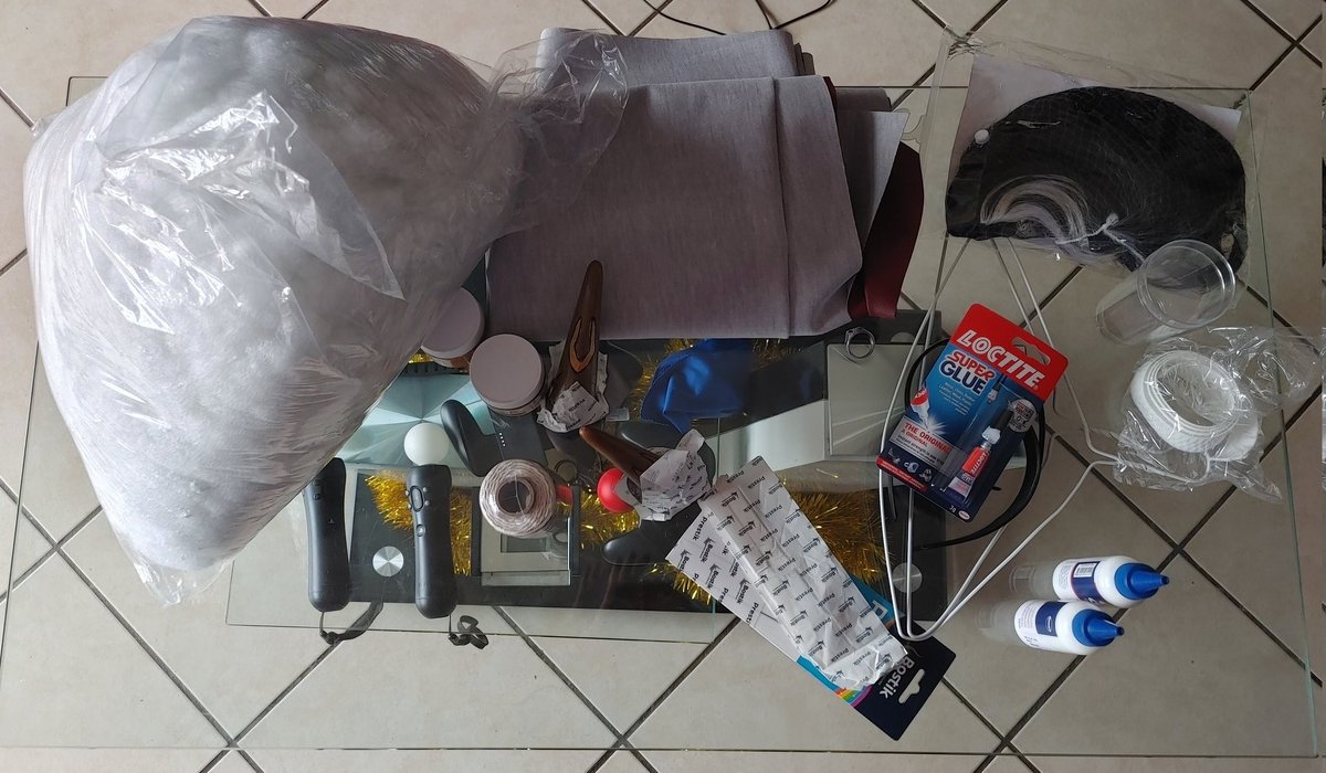 avatronis's tweet photo. I got everything ready to do some #cosplay crafting https://t.co/2lrkSjZmVR