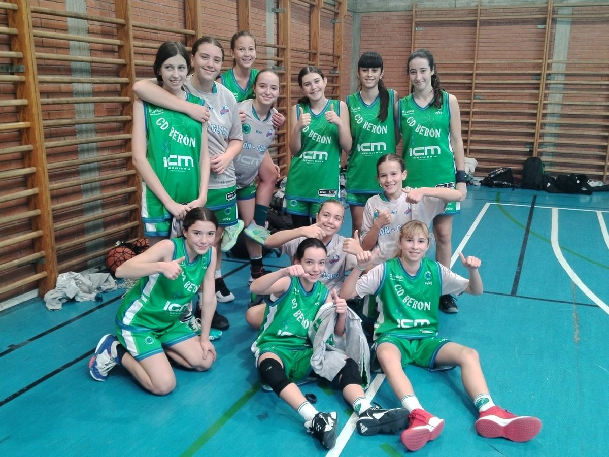 BeronClub's tweet photo. 📸 Fotos de Berón Cadete Azul e ICM Ingeniería Berón.
#VamosBerón💚 https://t.co/nUQSdfJFQN