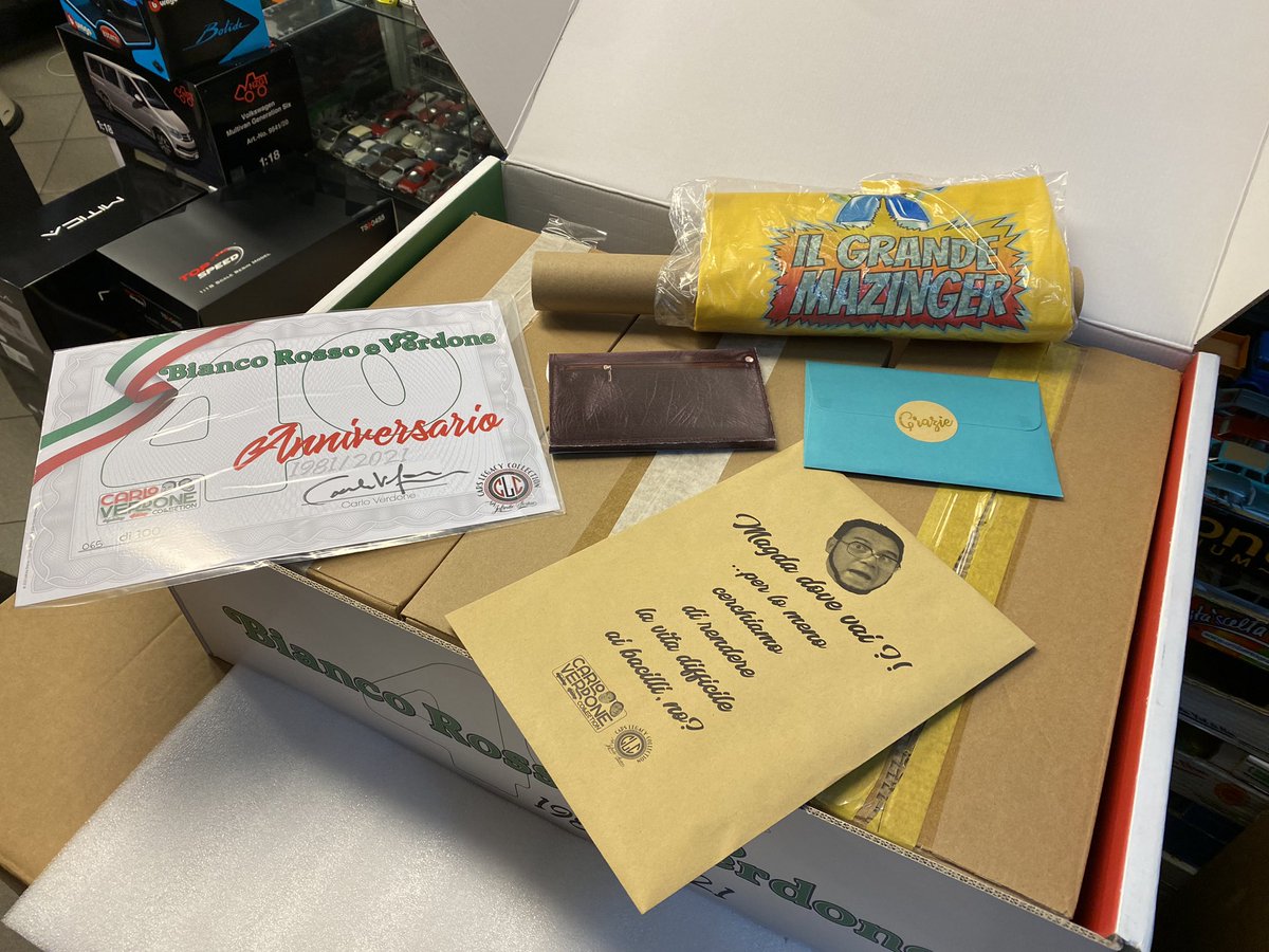 cars_tiny's tweet image. Fantastica confezione con tre auto di Bianco Rosso e Verdone Scala 1:18!! Comprende anche tutti gli accessori e la maglietta!! #tinycars #carloverdone #biancorossoeverdone #scala118 #film #movie