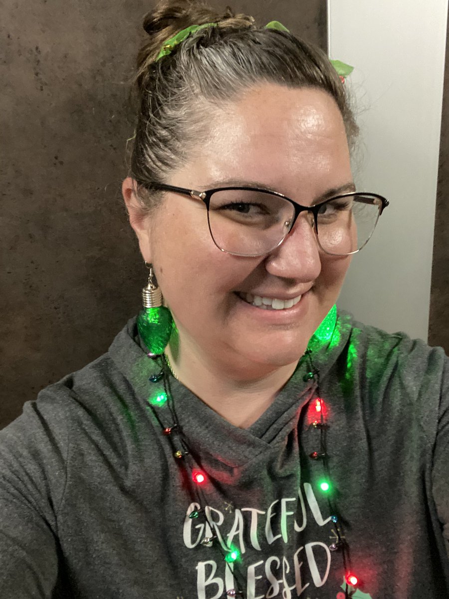 MsDiazMath's tweet photo. Shine bright like a Christmas light! @NISDHarlan https://t.co/zu6xBlo5qj