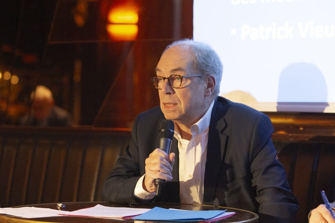 VINCIAutoroutes's tweet photo. "Le système des concessions permet:
-transfert de risque vers le privé
-sanctuarisation des recettes pour construire, entretenir & maintenir l'infra
-5Mds€/an de recettes fiscales dont 1Md€ au bénéfice de l'#AFIFT & du ferroviaire
-le péage, seule #TaxeCarbone viable à ce jour" https://t.co/6cvzftvtnz