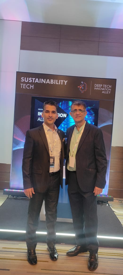 UpdaptCSR's tweet photo. Updapt - an ESG Tech Co. was part of the 𝐃𝐞𝐞𝐩 𝐓𝐞𝐜𝐡 𝐈𝐧𝐧𝐨𝐯𝐚𝐭𝐢𝐨𝐧 𝐀𝐥𝐥𝐞𝐲 organized by Network Science where we demonstrated our cutting-edge SaaS-based #ESG solutions that assist businesses through their strategic decarbonization initiatives. https://t.co/NknEmpbWMM