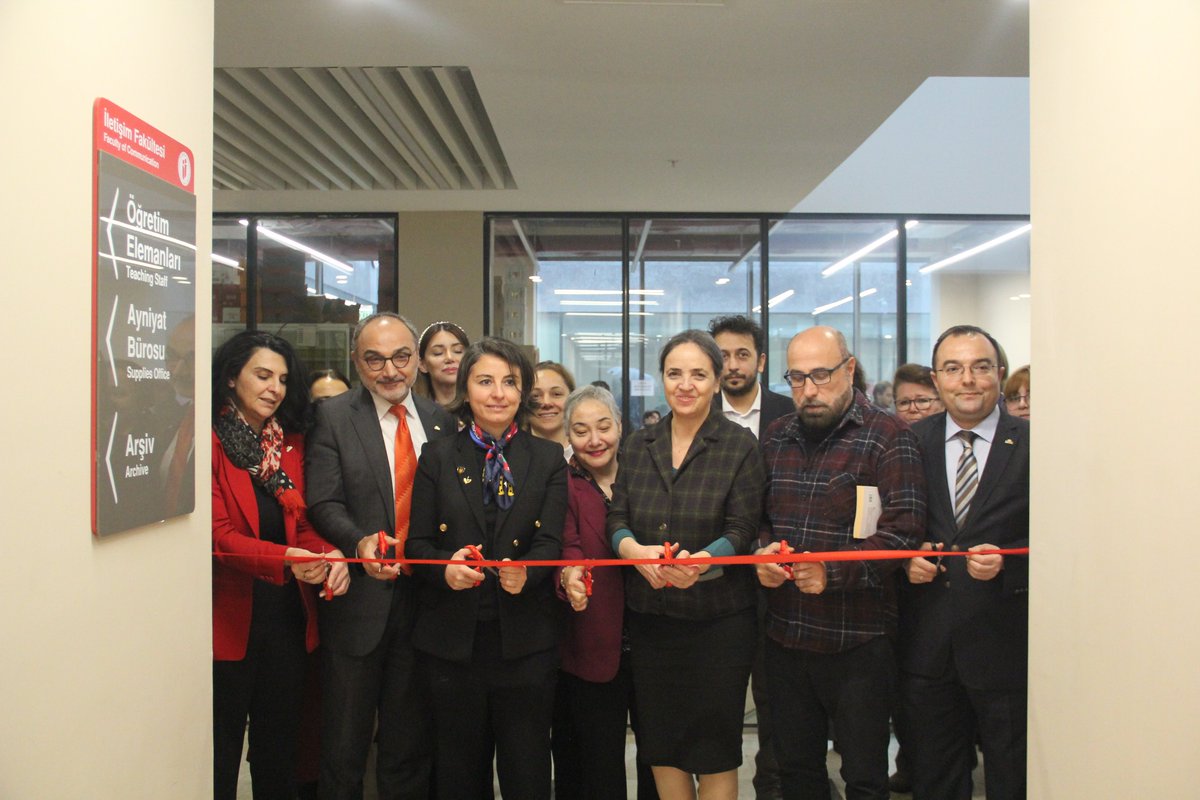 Fakültemizde Sanal Gerçeklik Laboratuvarı Açıldı!

Fakültemiz Radyo, Televizyon ve Sinema Bölümü öğretim üyemiz Doç. Dr. Berceste Gülçin Özdemir'in yürütücülüğünü üstlendiği, TÜBİTAK 3005 destek programı kapsamındaki proje ile fakültemiz "Sanal Gerçeklik Laboratuvarı"na kavuştu.