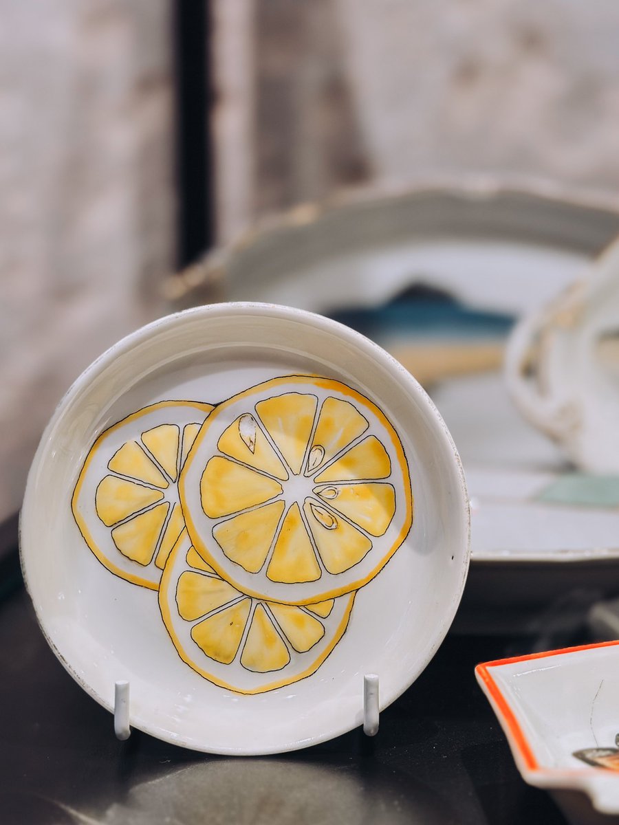 VisitTallinn's tweet photo. Fragile beauty of festive porcelain by Langebraun is on display at the Estonian History Museum at the Great Guild Hall. Christmas themed exhibition of 1928 to 1940 porcelain will remain open until Jan 7, 2024. 
#VisitTallinn #VisitEstonia #exhibition #art #PorcelainMade https://t.co/gvOPv7KNS1