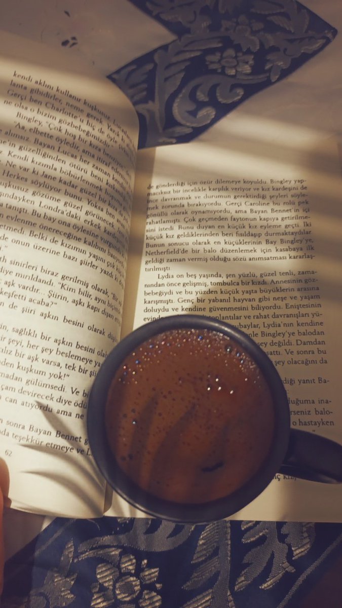Sevdiklerinize yüreğinizde ne varsa hissettirin..
_________------_______
Ne güzel demiş (Ahmet Arif;)
Belki ne yarın olur, ne de yarın "o" olur."
____________-----__________
HAYAT GEÇ KALMAYI AFFETMEZ...
( ÖYLE İŞTE...🥀
#Hayırlı #akşamlar