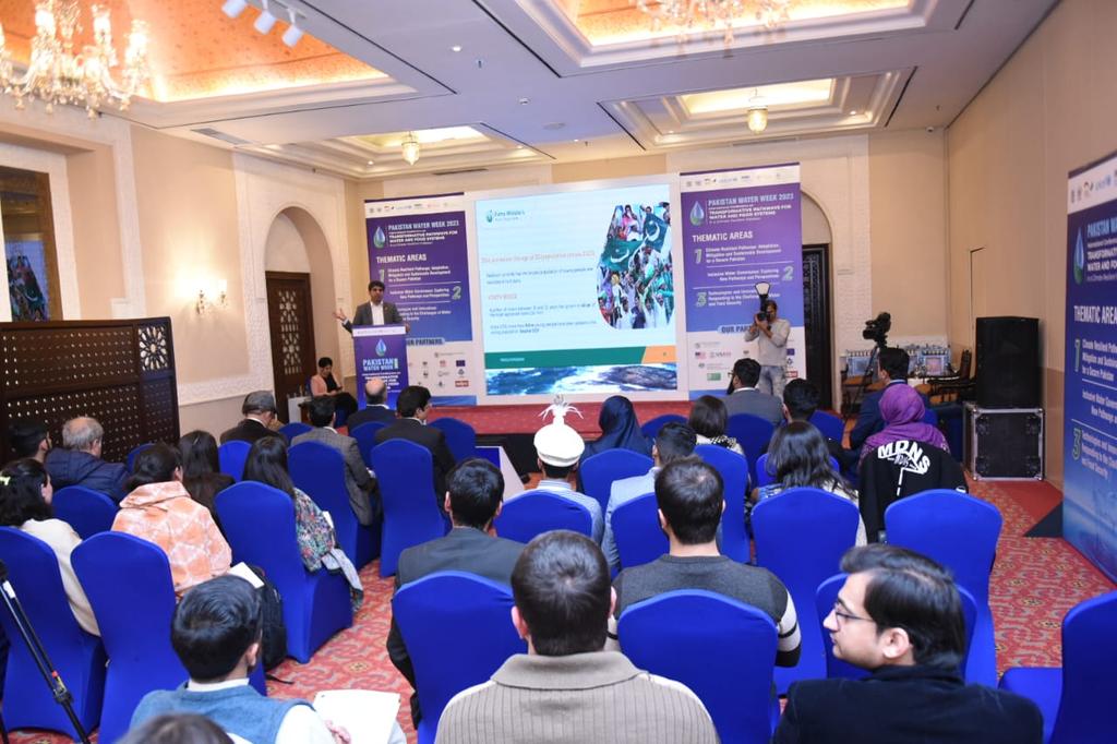 PMsYouthProgram's tweet photo. Exploring innovative pathways for #ClimateResilientWaterManagement and food security!
DS Dr. Ali Malik from PMYP shared insights of PMYP initiatives, including the climate-centric Green Youth Movement GYM project at #PakistanWaterWeek 2023 hosted by #IWMI.
#YouthInnovations https://t.co/m7lcD80P7z