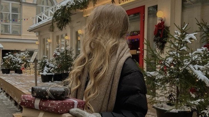 malusokay's tweet image. visiting the Christmas market 🎄