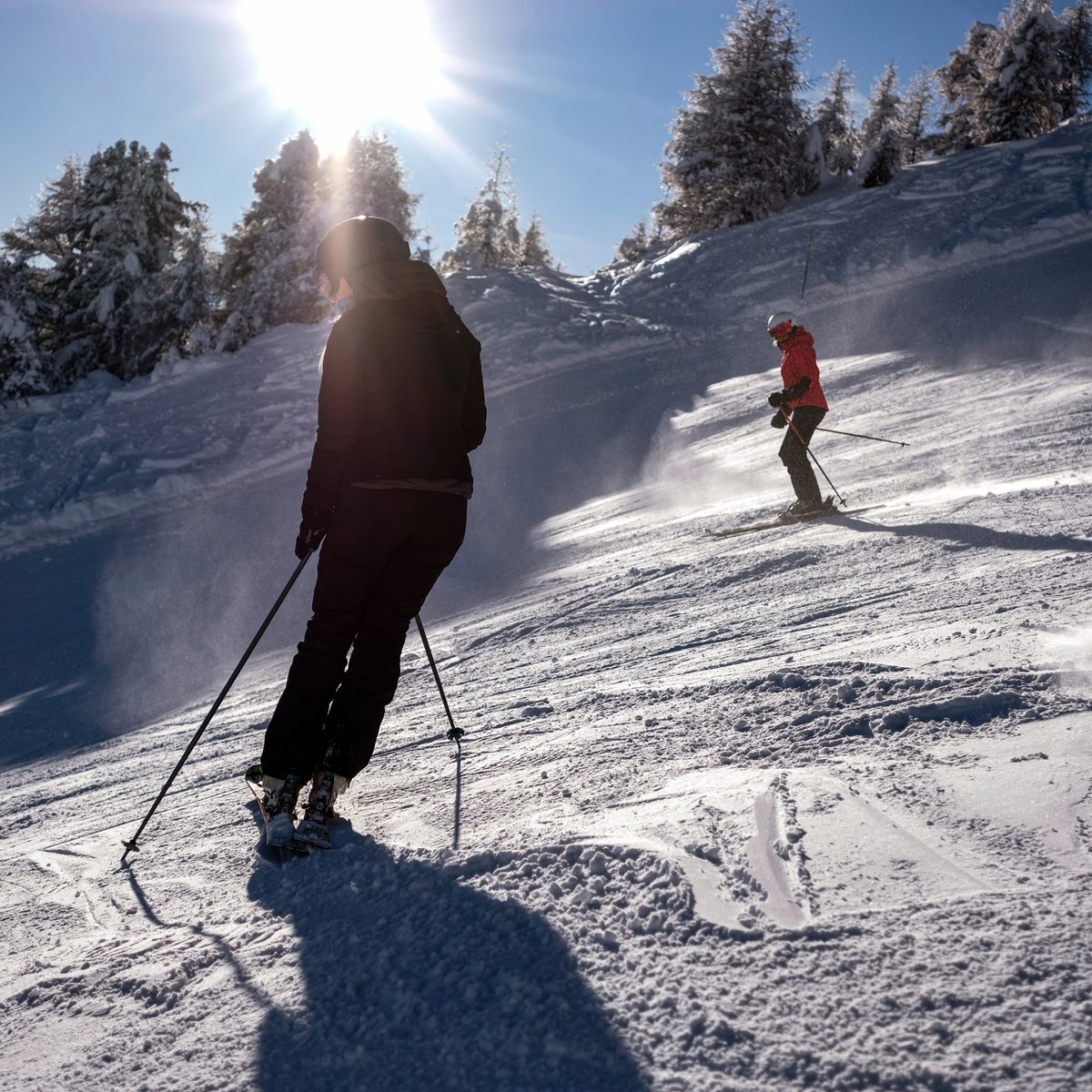 thyon4vallees's tweet photo. Retour en images sur la journée de dimanche, avec du soleil mais surtout avec vous ! #Thyon2000 #Thyon4vallées #ski #Valais https://t.co/0p0k61IU1a