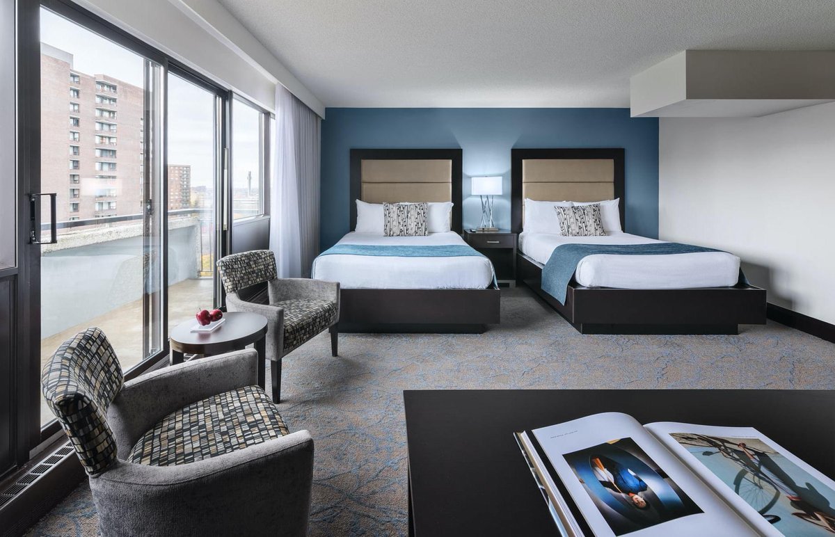 Our beautiful guest suites feature full #kitchens, spacious footprints and private #balconies with stunning views of downtown #Ottawa. Spaces are redesigned and fully sanitized to ensure the health and safety of our guests. Contact us to reserve your stay.