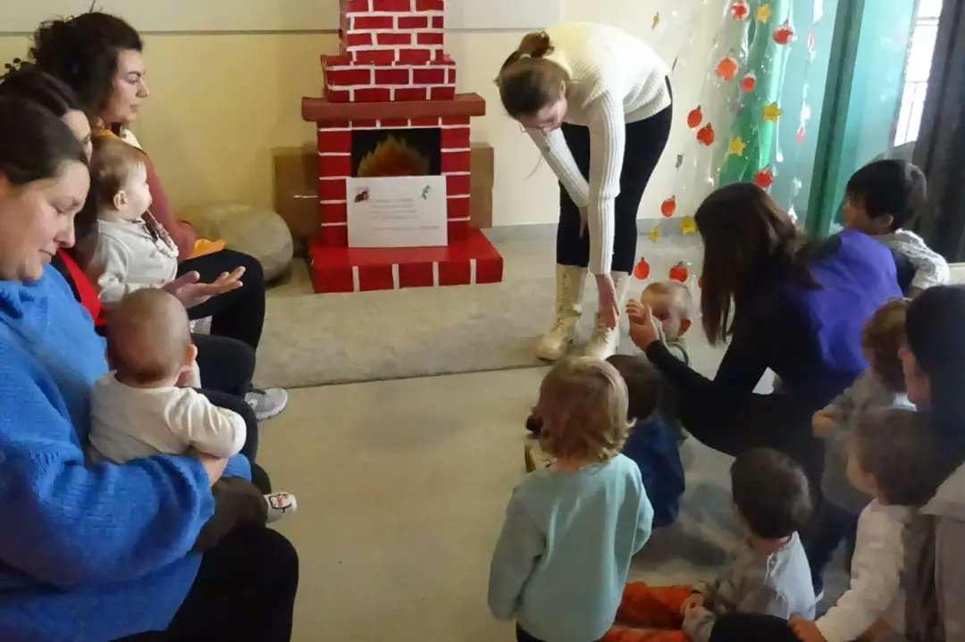 EMoixaines's tweet photo. Ja tenim el Tió a l'escola! Després de buscar per tots els racons de l'escola, hem trobat els nostres Tions al jardí dels més petits.
Gràcies @ampa.moixaines per la vostra col.laboració!! #festesitradicionsalescola #ebmoixaines #escolabressol https://t.co/yoQEbDQQ1X
