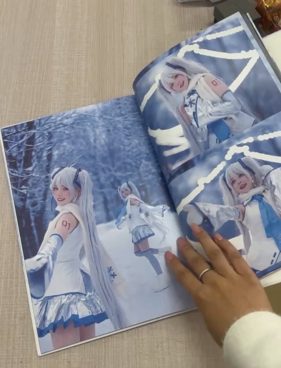 冬コスプレ写真集の販売を始めました！
12月17日のオフ会の物販でも販売するよ！オフ会ではサインもしますね🥹

https://t.co/qH8OIKQT4Y https://t.co/tkNje1aZSK