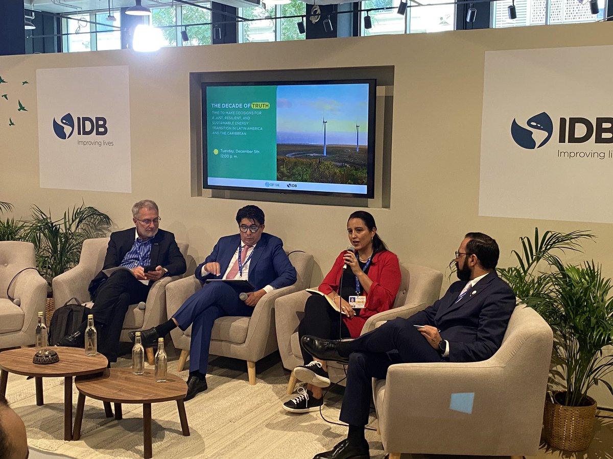 🚨En la #COP28  RELAC anuncia su incremento de ambición: 73% capacidad y 80% generación de #renovables al 2030. Además introduce nueva meta de #renovables en oferta total de energía de 36% al 2030. Más detalles y la Declaración de Montevideo aquí 👇🏼
blogs.iadb.org/energia/es/ame…