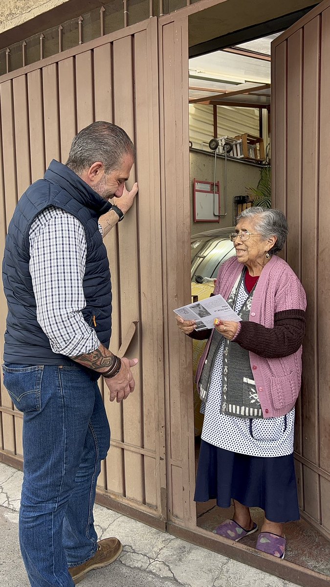 de_la8276's tweet photo. Nos dio mucho gusto visitar a mis amigas y amigos de Infonavit San Gabriel, gracias por recibirnos, ya llegó lo mejor para Metepec, #ConTodoSiNoPaQue 👏🏼 https://t.co/ztMzj8jx1J