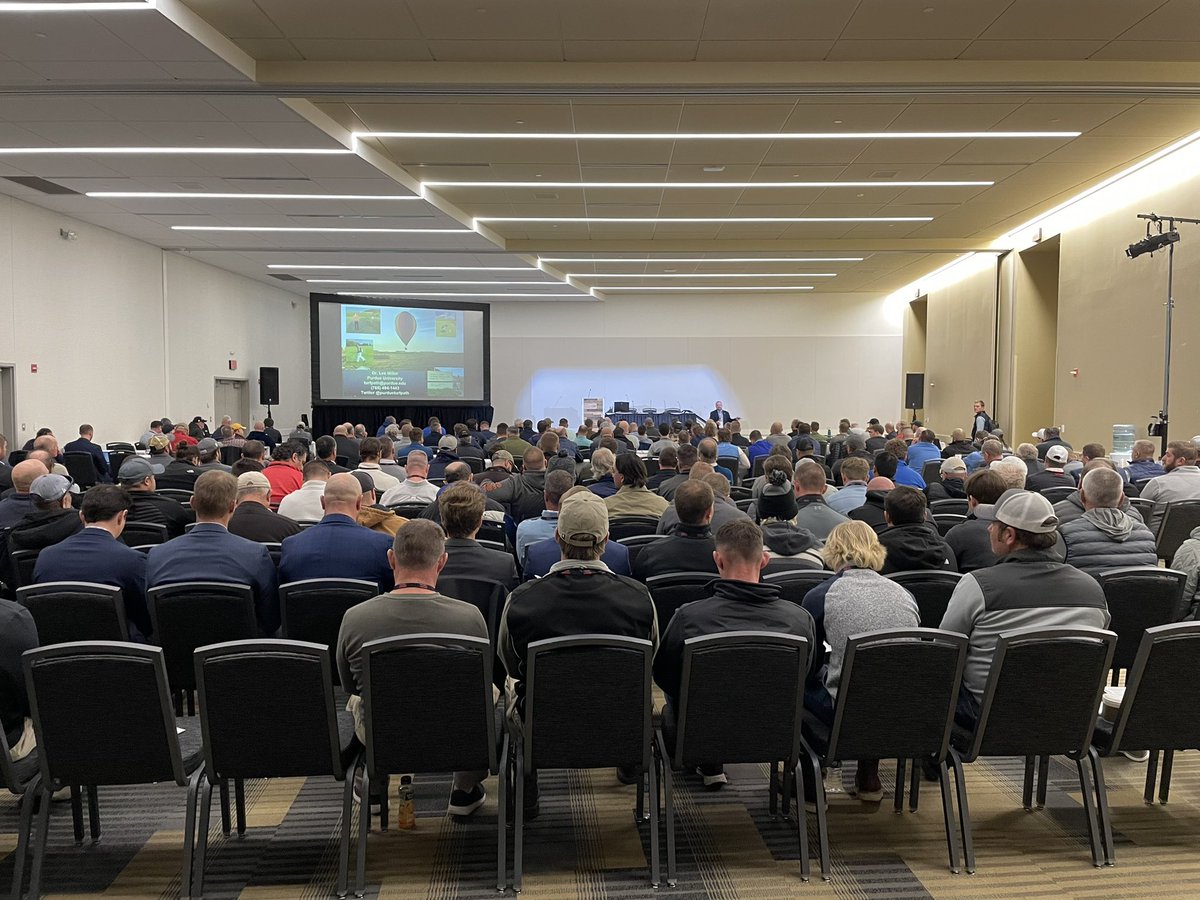 Fantastic first day <a href="/OhioTurfgrass/">Ohio Turfgrass Foundation</a> - standing room only - thank you everyone!