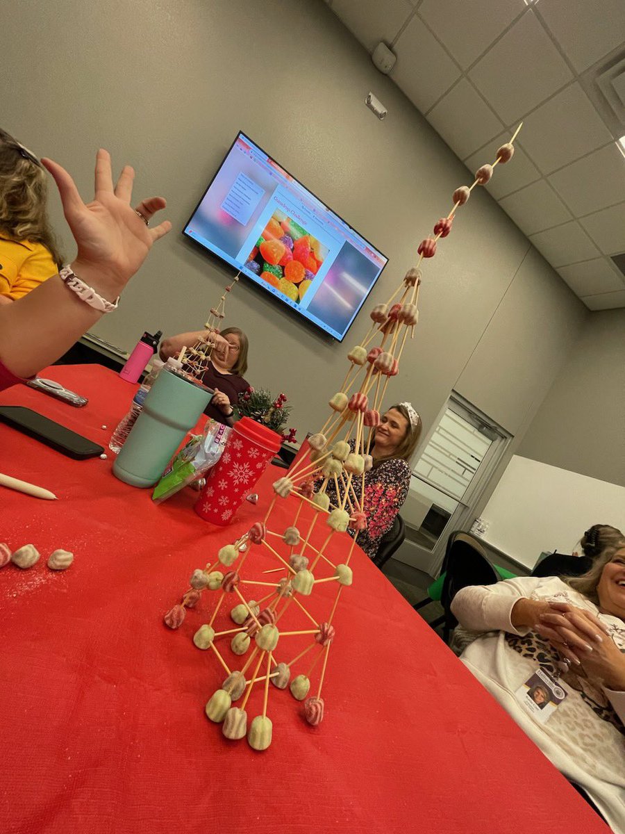 We may or may not have been super competitive on this stem challenge! @Region7ESC  @_MichelleCooper @LibraryMP7