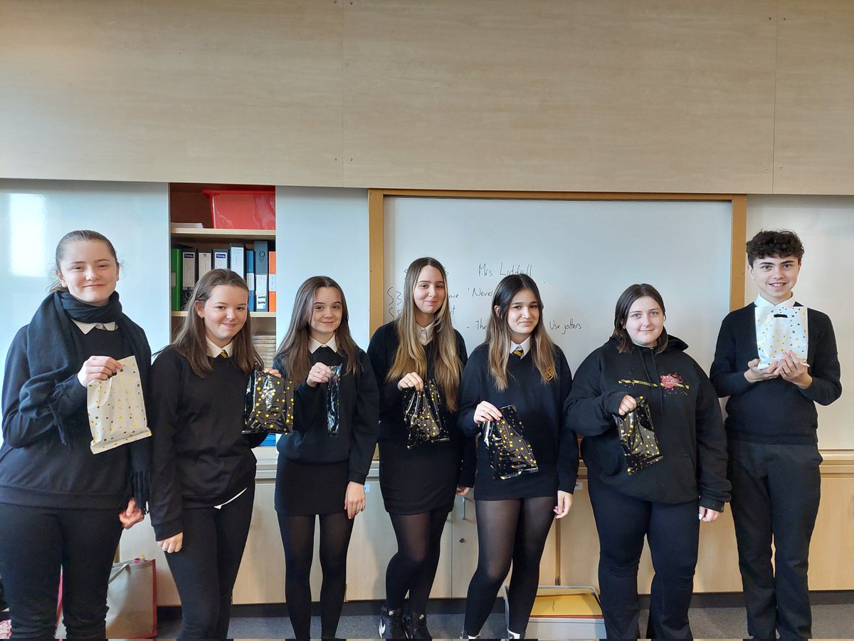 Well done to all the pupils who took part in the SciFi week debate! WOW cards and some space themed surprises <a href="/GHSLibrGHSLibr/">GrangemouthHSLibrary & cluster 🇰🇪🏴󠁧󠁢󠁳󠁣󠁴󠁿</a> <a href="/GHS/">Global Health Strategies</a>