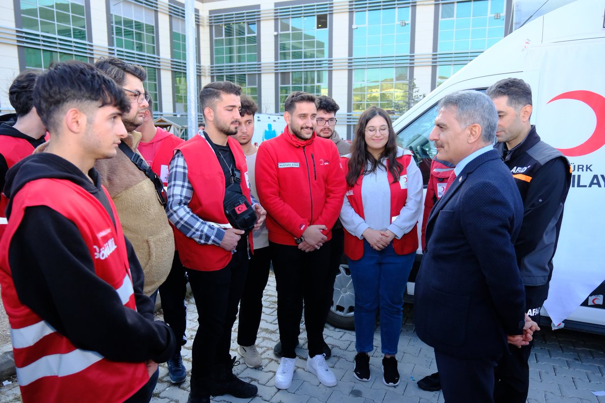 KizilayYozgat66's tweet image. Yozgat İl AFAD Müdürlüğü tarafından düzenlenen KBRN Tatbikatı Yozgat Bozok Üniversitesi Hastanesi&apos;nde icra edildi. Beslenme Hizmet Grubu Sorumlusu olarak Mobil İkram Aracımızla çorba ve çay dağıtımında bulunduk. @AFADBaskanlik @AFAD_Yozgat  @Kizilay @gonulluolorg @genckizilayybu
