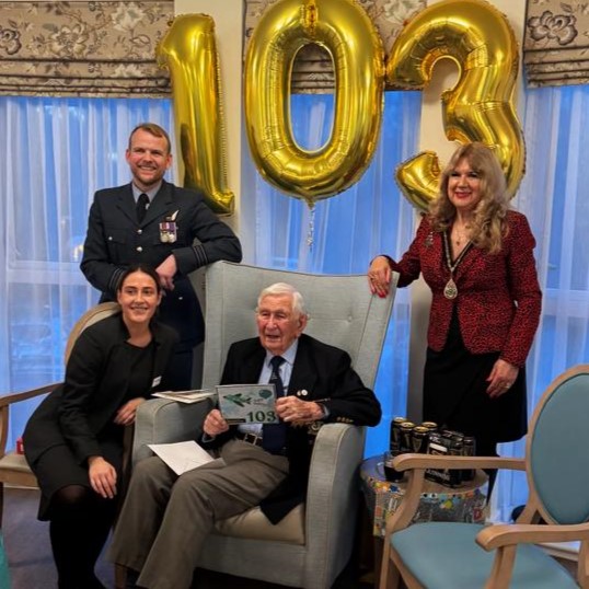 MayorofBromley0's tweet photo. A very happy 103rd birthday was wished to #RAF veteran Peter Lemon yesterday at Foxbridge House Care home, with the Mayoress &amp; @RAFLossiemouth joining.
Peter recently shared his  extraordinary #WW2 stories in interview with the Mayor at https://t.co/iG4fEeGqmG
 #ProudOfBromley https://t.co/lLP4mq5hUp