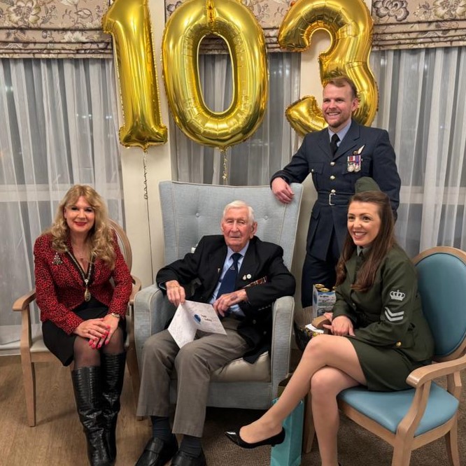 MayorofBromley0's tweet photo. A very happy 103rd birthday was wished to #RAF veteran Peter Lemon yesterday at Foxbridge House Care home, with the Mayoress &amp; @RAFLossiemouth joining.
Peter recently shared his  extraordinary #WW2 stories in interview with the Mayor at https://t.co/iG4fEeGqmG
 #ProudOfBromley https://t.co/lLP4mq5hUp