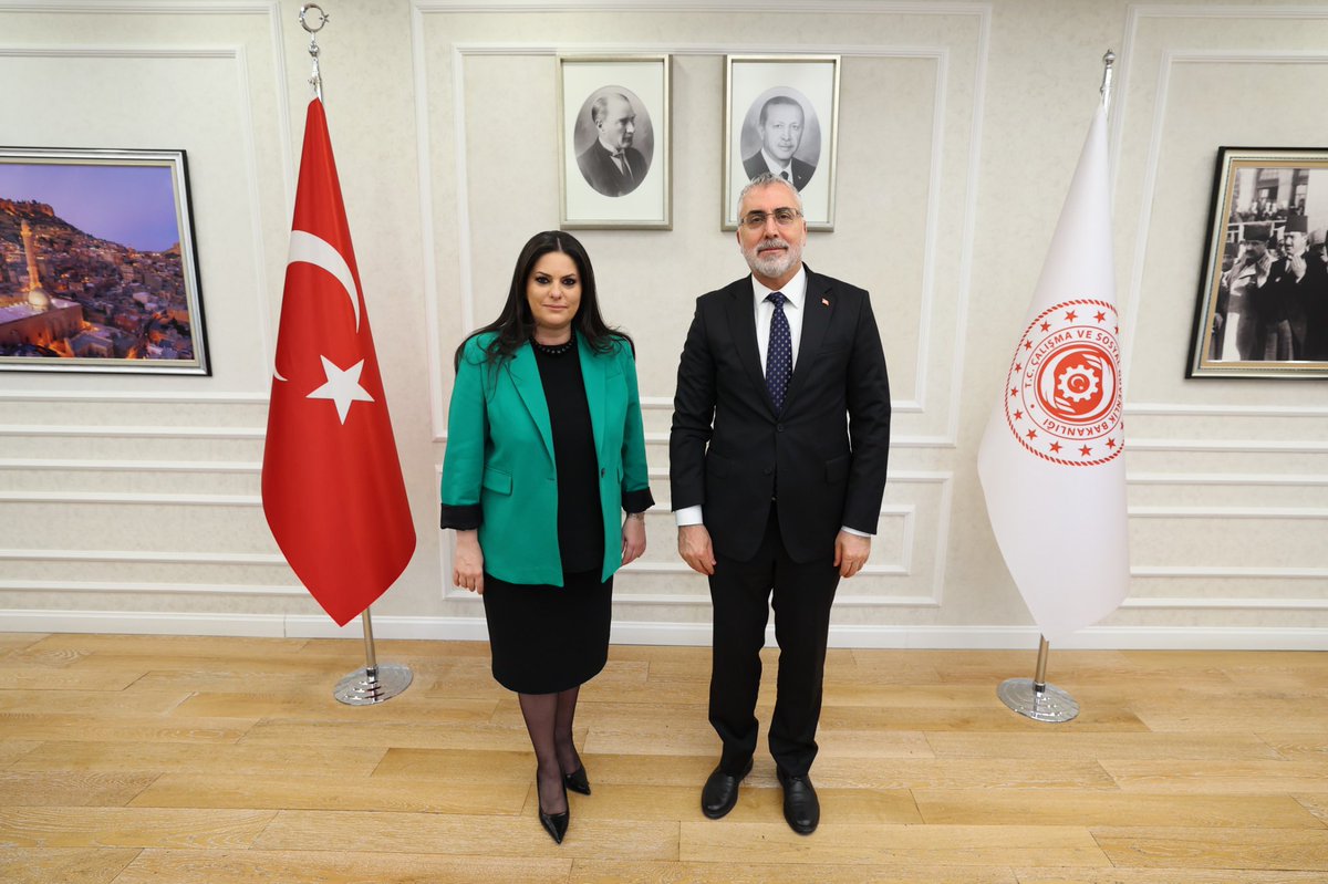 isikhanvedat's tweet photo. Geçmiş dönem Çalışma ve Sosyal Güvenlik Bakanımız, Ankara Milletvekilimiz Sayın Jülide Sarıeroğlu’na nazik ziyaretleri için teşekkür ediyorum. https://t.co/1HCJiUiKfl