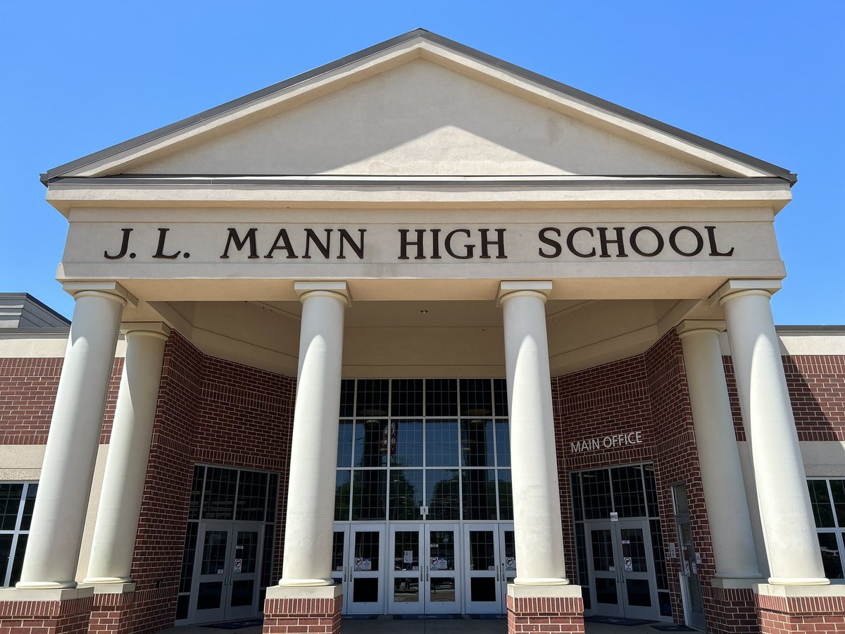 Big Thank you to J.L. Mann High School and Coach Watson for taking time out to speak with me about his players and program! 
@JLMannFB1 <a href="/RecruitMannFB/">J.L. Mann Football Recruiting</a> 

#TigerHunt24 #TheHuntContinues