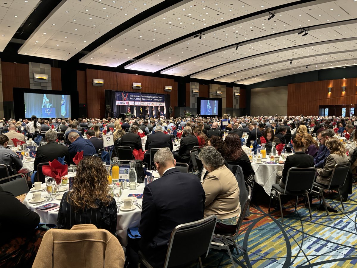 BRB was a sponsor for the 33rd Annual Valor Awards, which celebrates the selfless acts of First Responders. Local law enforcement officers, firefighters, and emergency services personnel who performed exceptional acts of courage were honored. #BRBComYOUnity #CommunityBanksCare