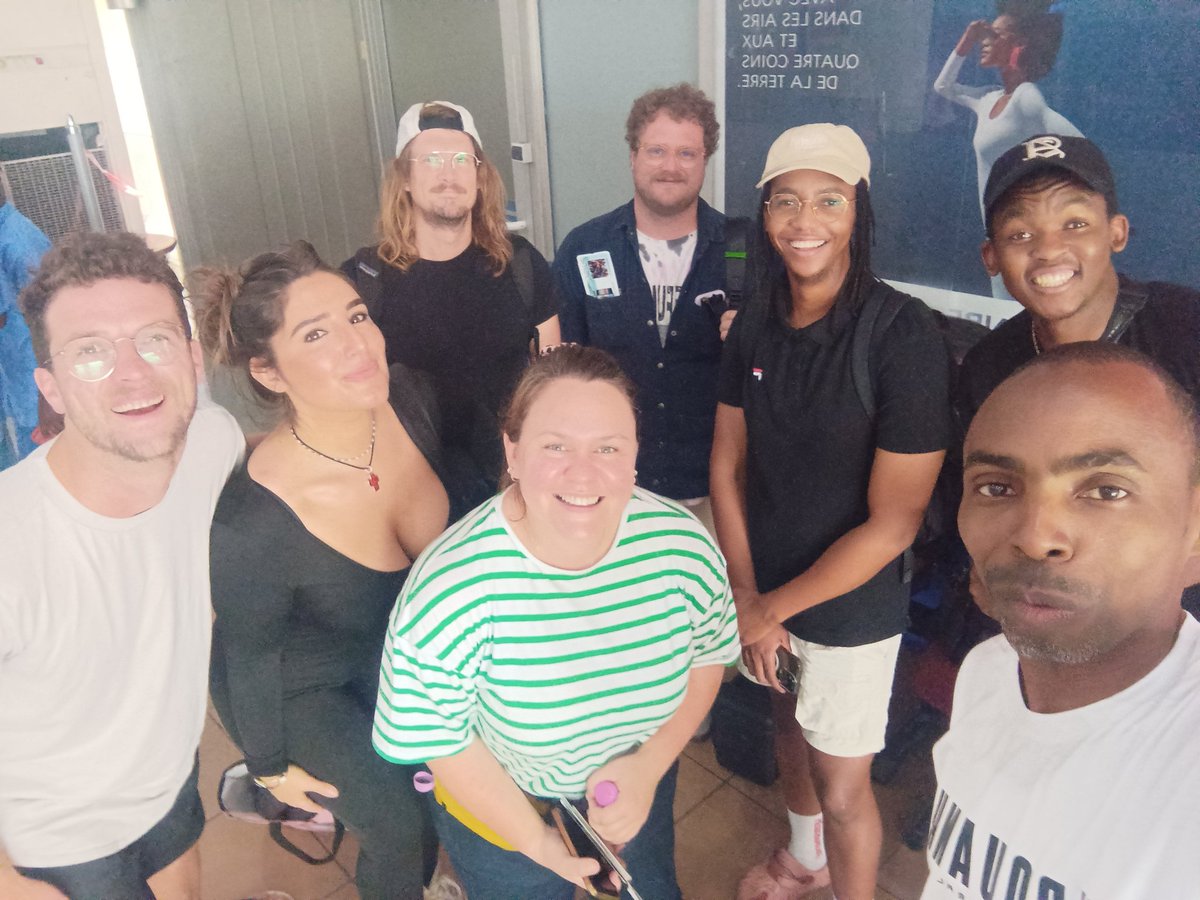 TitiNdema's tweet image. Le Cameroun 🇨🇲❤️
Terre de vie et de co-Prod ( je réinvesti souvent mon salaire) où je propose des sujets atypiques qui semblent anodins pour nous,mais énormes pour les autres. Je partagerais mon expérience en 2024.
#ProdExe #Fixer #Co-prod