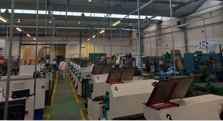 fpaglinformati1's tweet photo. El IES AGL y el CIFP Nº1 han llegado a un acuerdo para la elaboración de una serie de simuladores en Realidad Extendida sobre procesos industriales, basados en Industria 4.0, para instruir al alumnado del CIFP Nº1. #Educación #Industria40 https://t.co/z0J0CYW0WT