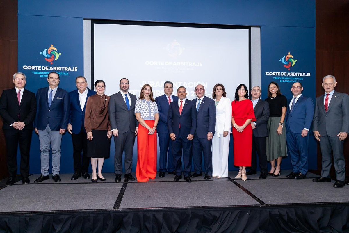 OMG_Strategy's tweet photo. Con orgullo anunciamos la juramentación de nuestro Presidente y Fundador, Leonel Melo, como parte del nuevo bufete de la Corte de Arbitraje de Santo Domingo.

#OMG #CorteDeArbitraje #ResoluciónDeConflictos #AsambleaEleccionaria2023 https://t.co/2y2ad7VYRB