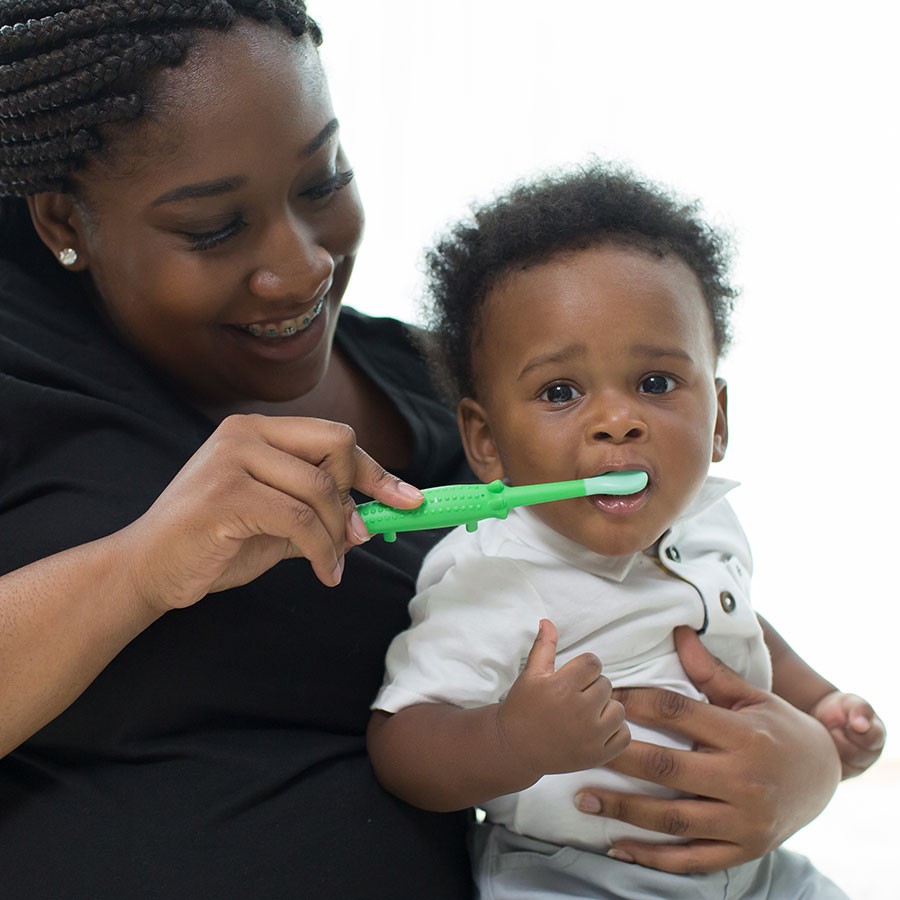 Here are 8 methods to get your toddler to cooperate 
 better during toothbrushing.

See👇👇
