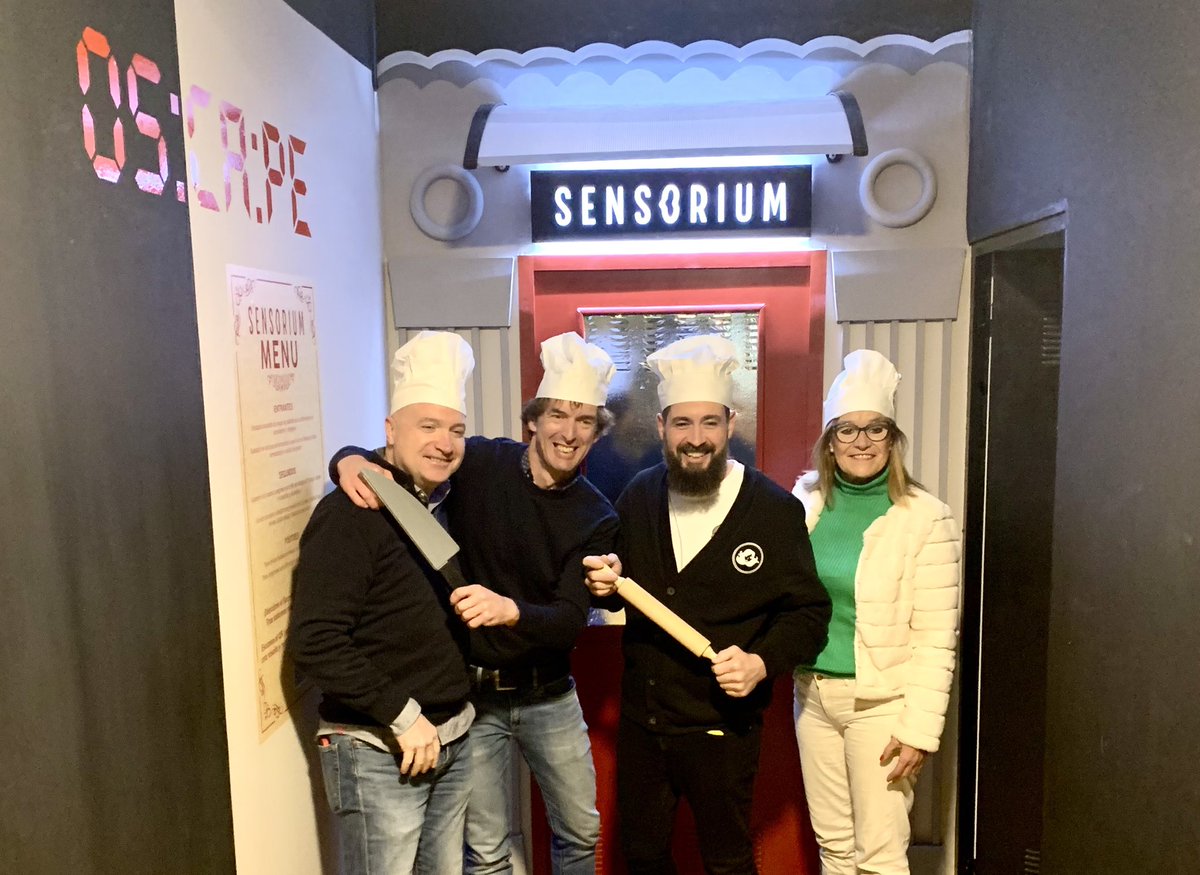 🎉¡Nuevo juego! 🚀 Lanzamos Sensorium Culinary Escape Room, el primer juego con experiencia gastronómica "a oscuras" del sector 😎

+ info: oscape.es/2023/12/05/lan…

📲 ¡Reserva ya! oscape.es

#escaperoom #huesca #saladeescape #quehacerenhuesca #gastronomía #juego