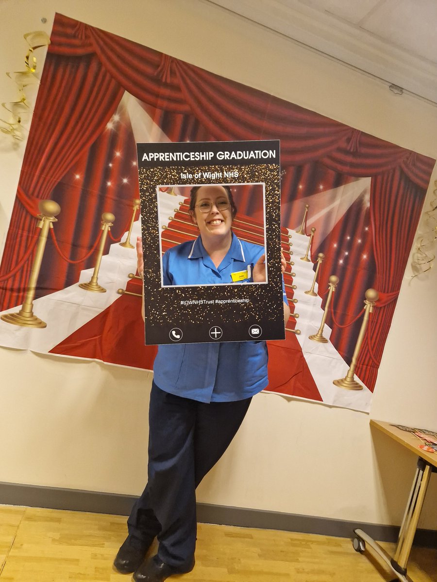 jade_w08's tweet image. Graduation @IOWNHS 🥳 thank you all who arranged this evenings ceremony &amp;amp; to @JulietPearce4 for lovely words &amp;amp; supporting us all! We really are a unique trust &amp;amp; I&apos;m very proud of our #ApprenticeshipProgramme ✨️ you&apos;ve helped me to make my dreams come true! 🥂To the next chapter
