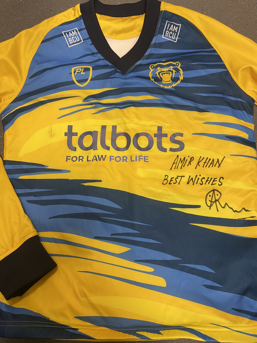 David Hargreaves (@davidha96072029) on Twitter photo He’s one of our own. Always great to be able to celebrate the successes of one of our ex students <a href="/AmirKhan650522/">@Amircricketer16</a>. Thanks for signing this for us, it’s going up on the changing room wall. 🏏🏏<a href="/CockshutHillSch/">Cockshut Hill School</a> He’s one of our own. Always great to be able to celebrate the successes of one of our ex students <a href="/AmirKhan650522/">@Amircricketer16</a>. Thanks for signing this for us, it’s going up on the changing room wall. 🏏🏏<a href="/CockshutHillSch/">Cockshut Hill School</a>