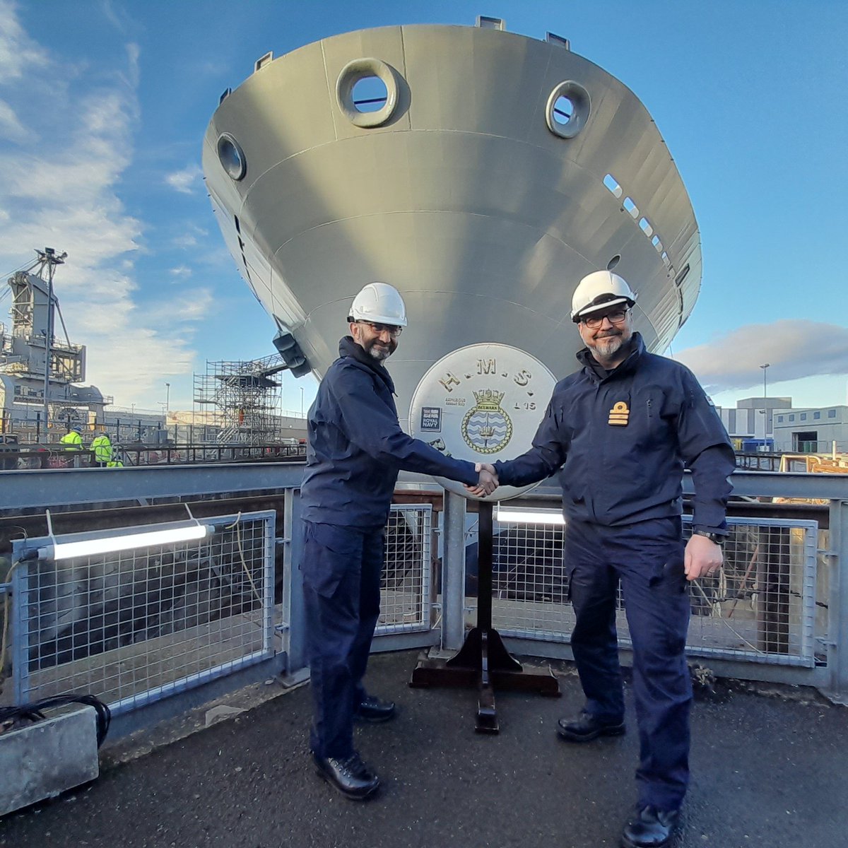 After 3 years serving as the Senior Naval Officer (SNO), Cdr Mark Rowbotham RN, formally hands over responsibility for BULW to Cdr Jim Morley RN in a ceremony held in the dock. Thank you for your hard work - 'fair winds and following seas' in your next appointment 👏