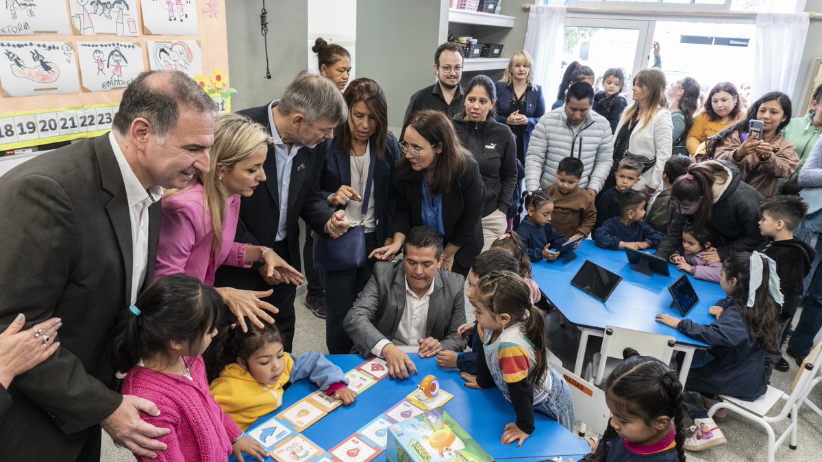 EducacionMuni's tweet photo. INAUGURAMOS UNA NUEVA SALA EN EL JARDÍN MUNICIPAL MIGUEL OLIVER 🧒🏻🥳🙌🏻

Toda la comunidad educativa se reunió para este acontecimiento que se materializa en un nuevo espacio para que nuestros niños y niñas aprendan más y mejor🎒👏🏻. https://t.co/lJHQ8roTIO